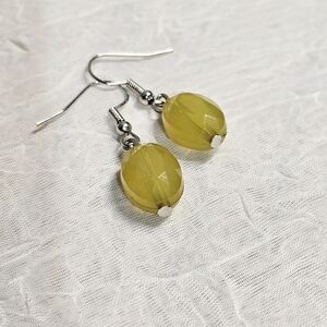 $3 with $5+ bundle•Handmade yellowish green beaded earrings #y2kfashion 0273